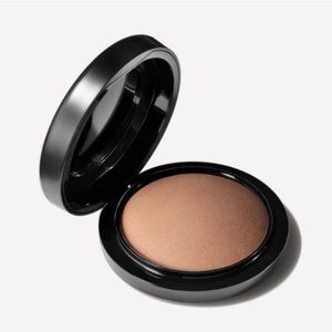 MAC Mineralize Skinfinish Natural DARK GOLDEN 10 G / 0.35 US OZ